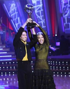 Apolo Anton Ohno Julianne Hough Eastvalleytribune Com In 2007, she joined the cast of abc's dancing with the stars as a professional dancer, winning two seasons with her celebrity partners. apolo anton ohno julianne hough