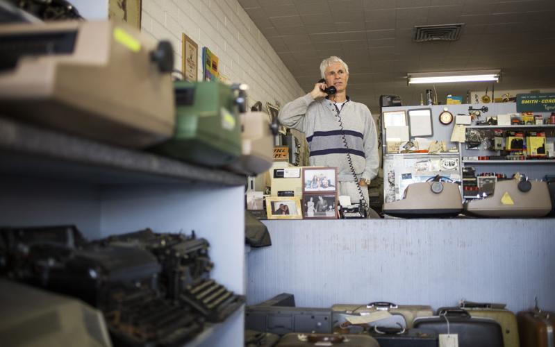 Typewriter shop takes customers back in time Arizona