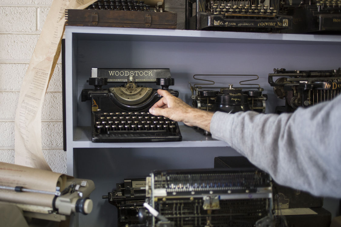 Typewriter shop takes customers back in time Arizona