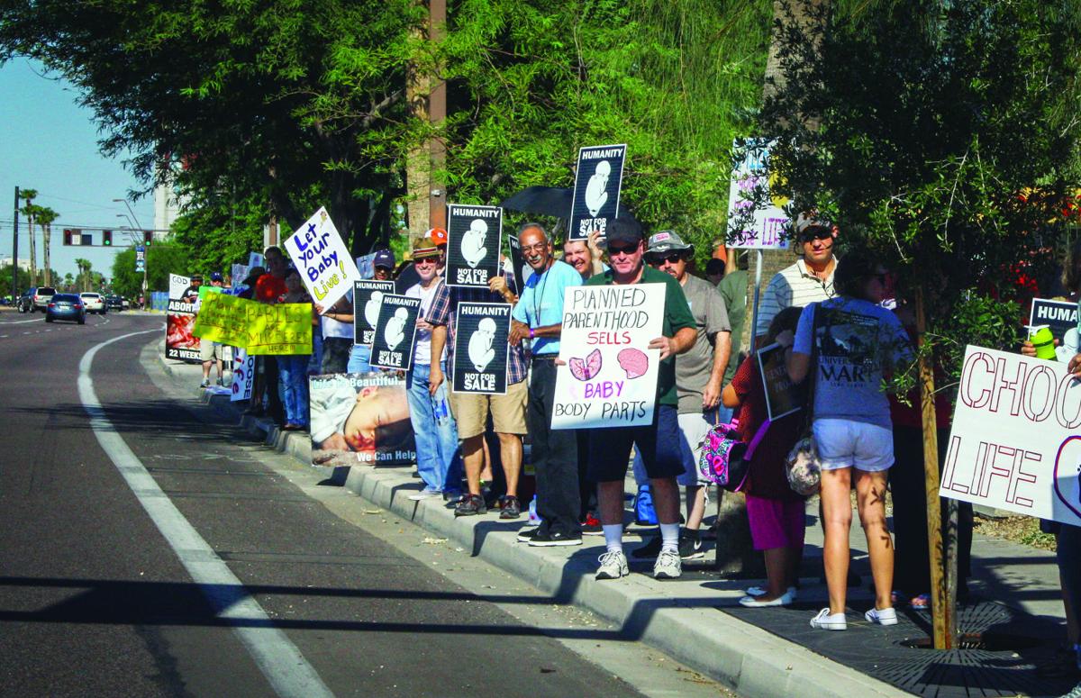 Tempe Crowd Protests Planned Parenthood East Valley Local News Eastvalleytribune Com