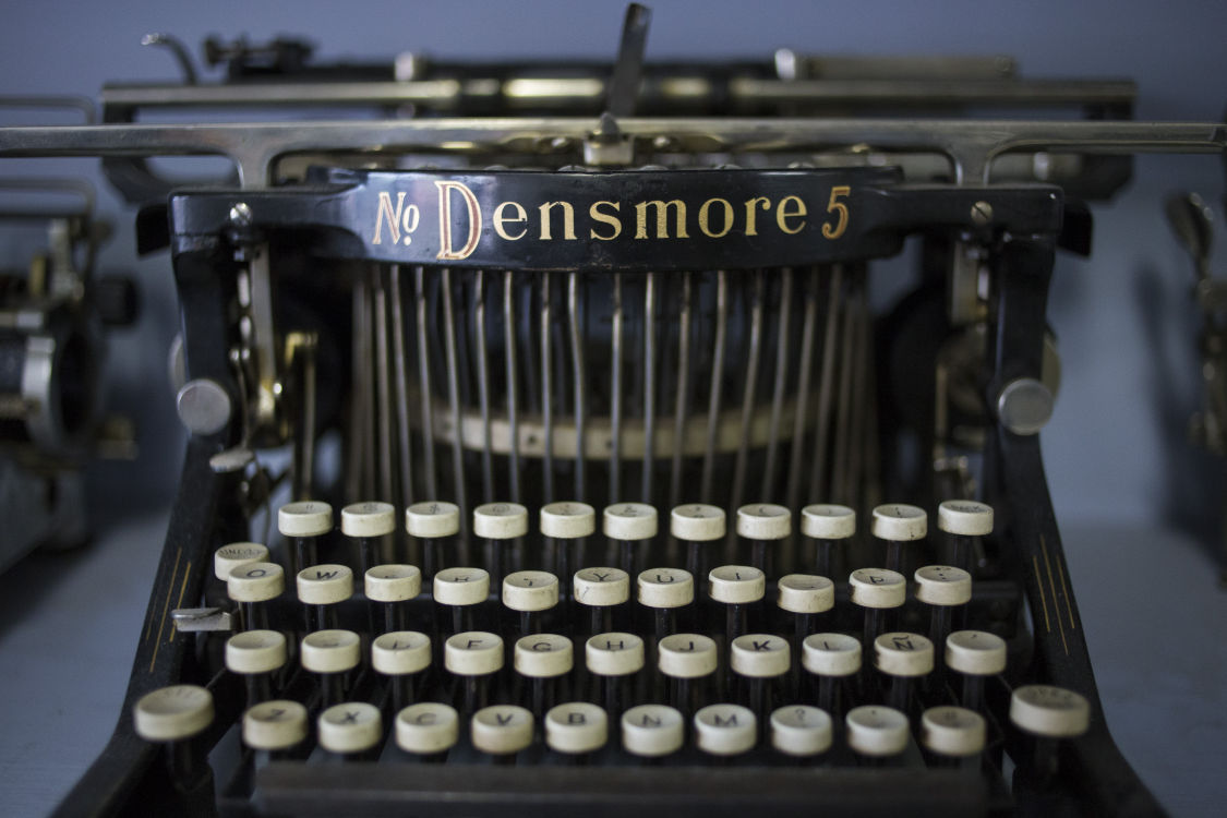 Typewriter shop takes customers back in time Arizona