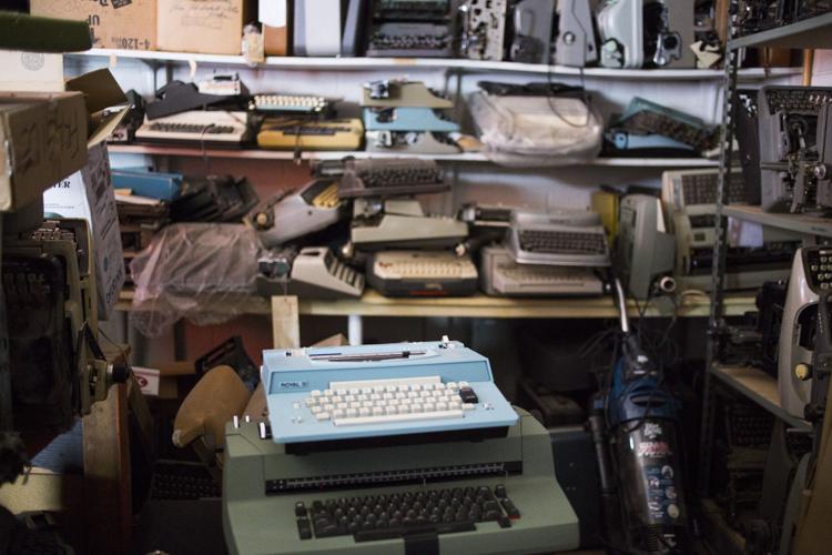Typewriter shop takes customers back in time Arizona