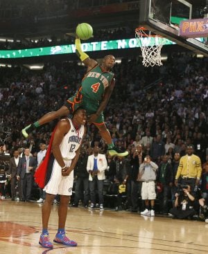 nate robinson dunk on dwight howard