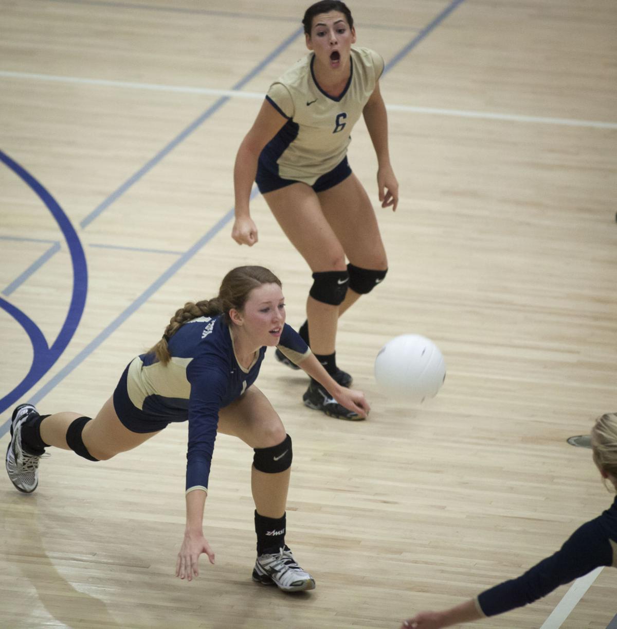 Photos DV vs Hamilton volleyball Photos & Video