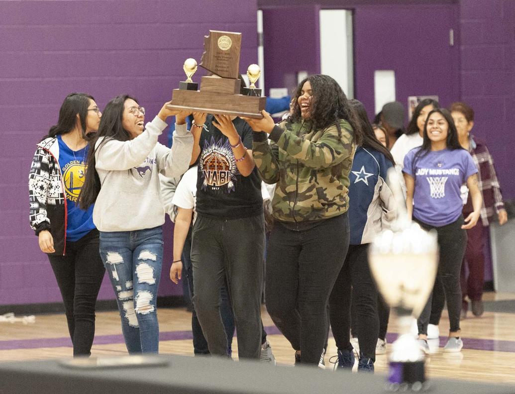 Skyline Gila River girls basketball celebrates 1st title Sports