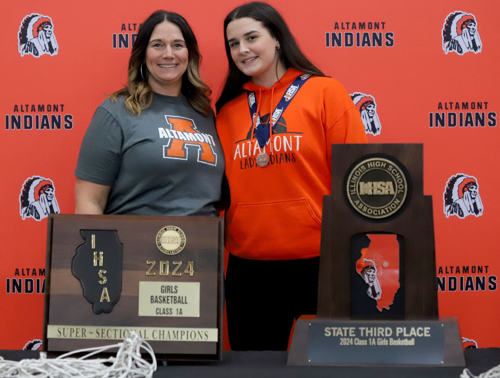 Katie and Kaylee Lurkins: Basketball Bond since Birth with State Tournament Success