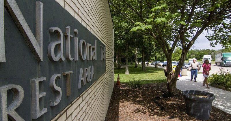 Is it legal to sleep in your vehicle at an Illinois rest area? What the rules say