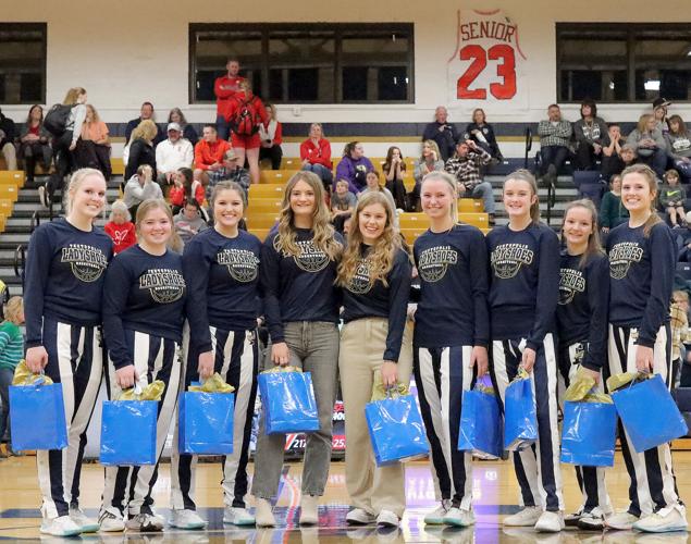THE LAST DANCE Seven Teutopolis senior basketball players ready for