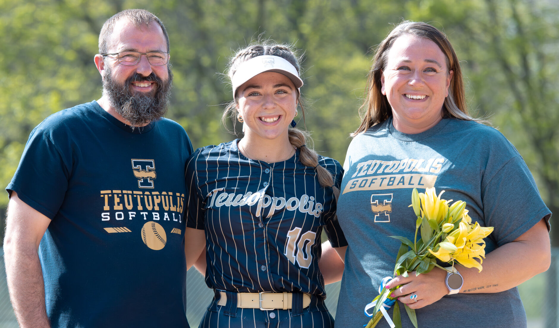 BACK ON TRACK: Offense heats up in the second for EHS softball in its ...