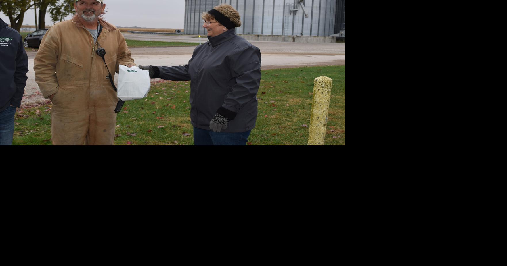 Country Financial provides meals to farmers at Strasburg elevator