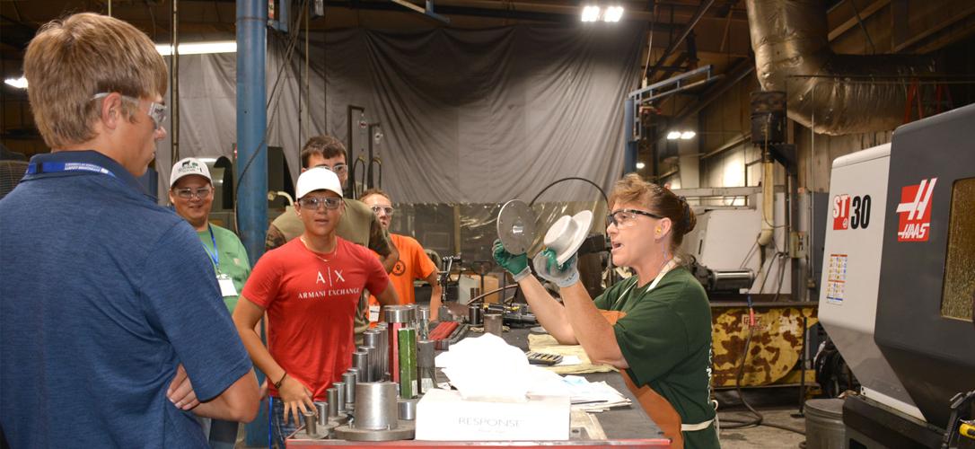 Manufacturing Day brings students and jobs up close | Local News |  effinghamdailynews.com
