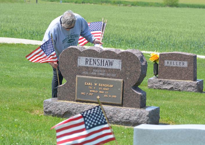 Groups keep Memorial Day flag tradition going