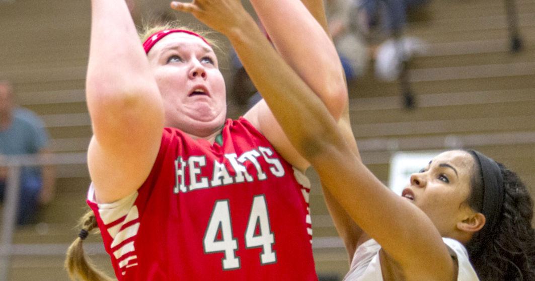 Lastsecond shot falls short for Effingham in 4746 loss Sports