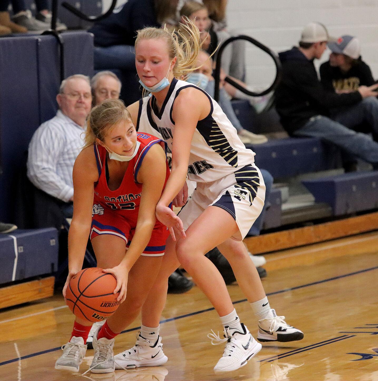Teutopolis downs Saint Anthony; Schumacher scores 20 in win Local