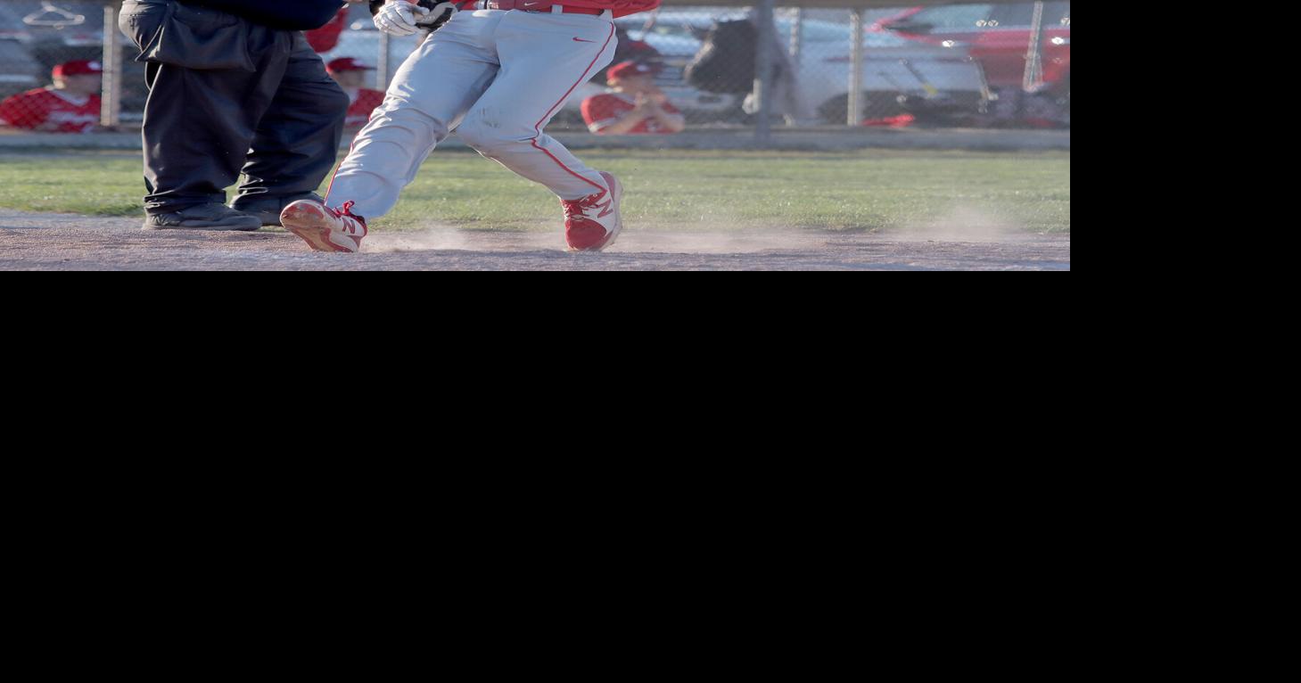 DOUBLEHEADER Effingham baseball cruises to win over Teutopolis; Lady