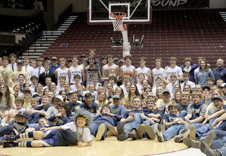 SHOES 'STATE'MENT Teutopolis advances to state tournament for the