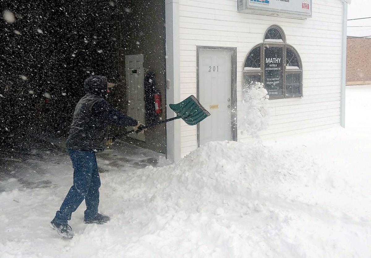 Effingham Region Digs Out Of The Snow 11 3 Inches Fell With More Expected Local News Effinghamdailynews Com
