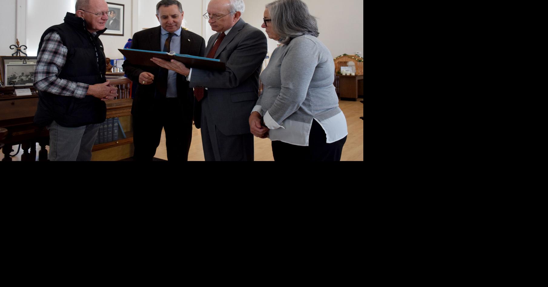 Illinois Supreme Court Justice Visits Museum | Local News ...