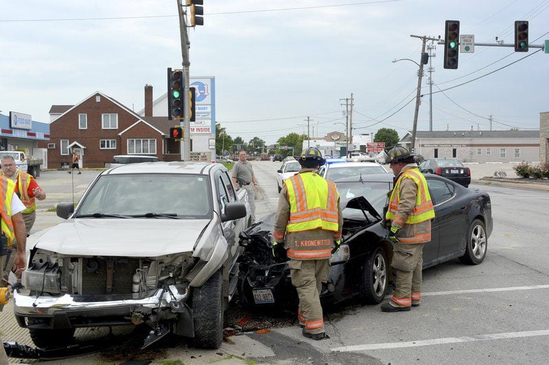 One taken to hospital following Monday crash in Effingham Local News