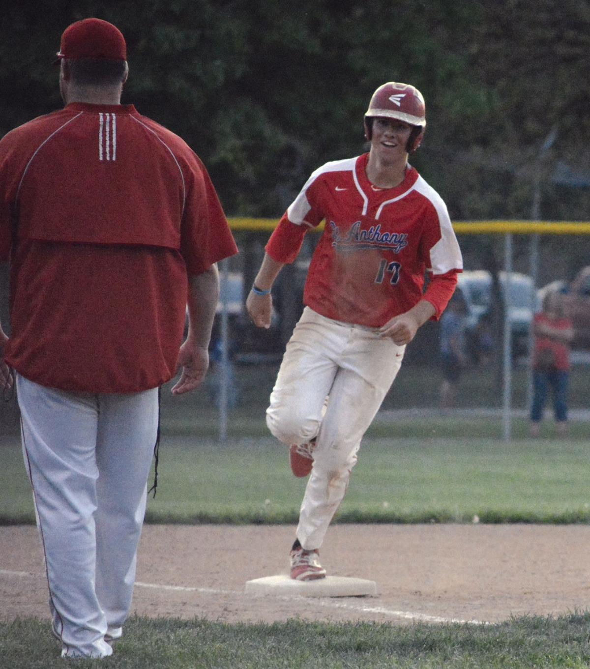 PREP BASEBALL: St. Anthony survives Effingham in thriller | Sports | effinghamdailynews.com