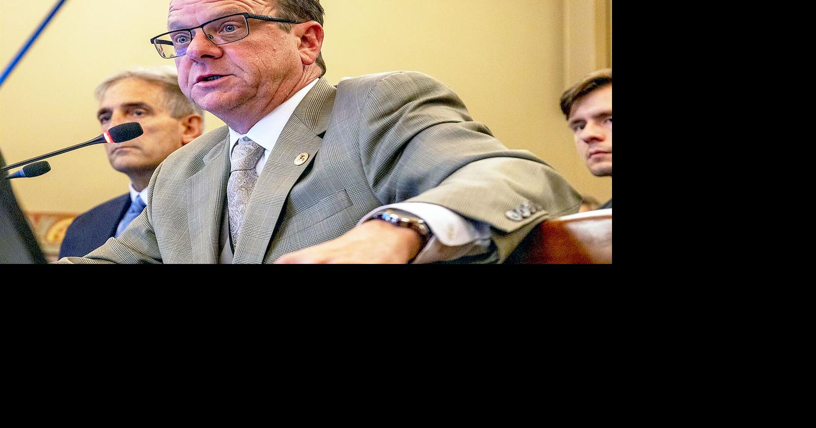 Lawmakers approve measure giving utilities control over new downstate transmission lines Local