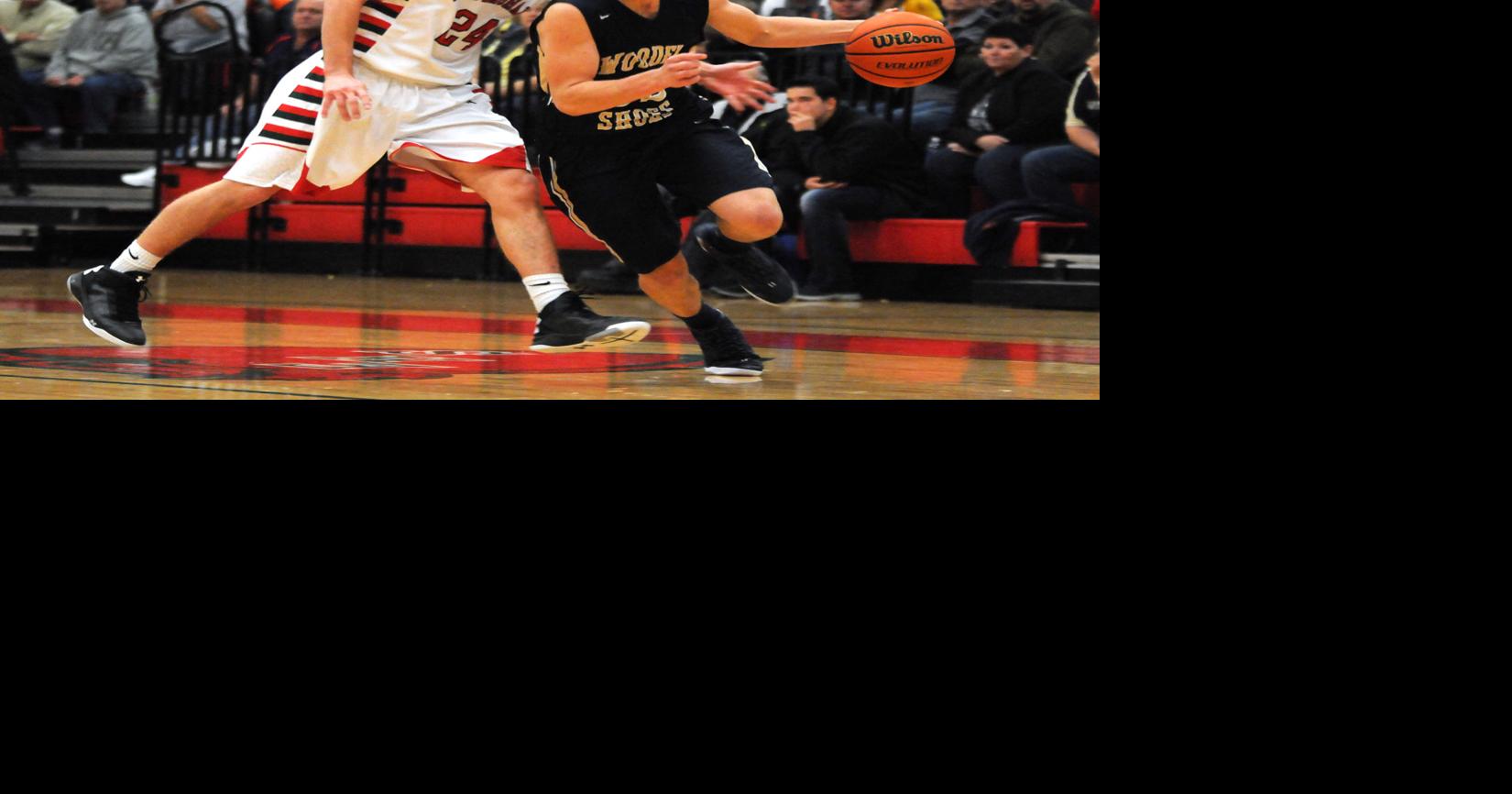 Title for Teutopolis Shoes squeak by Effingham, win Christmas Classic