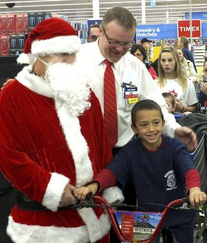 Braun surprises family with shopping spree