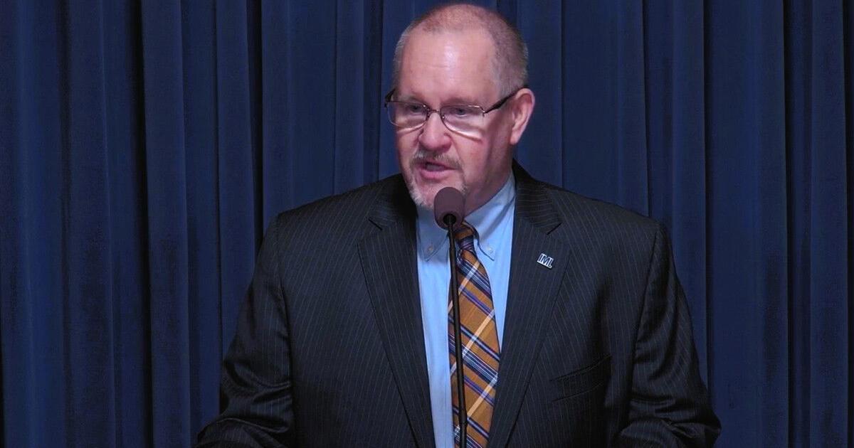 Municipal leaders call for larger share of Illinois income taxes - Vimarsana News
