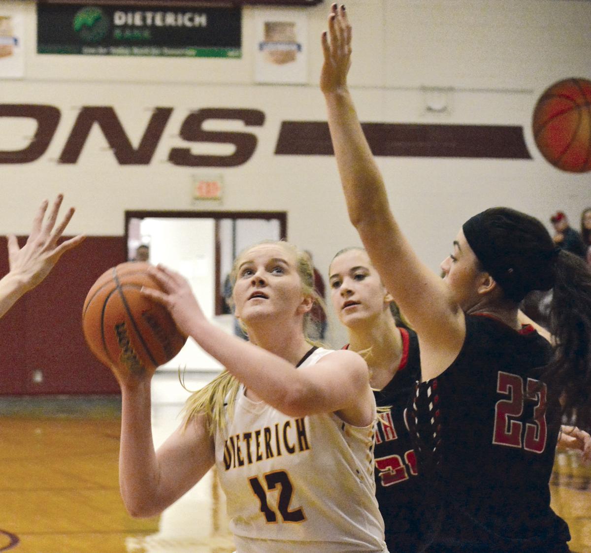 Girls Basketball Lady Cards Make Early Run Fly Past Movin