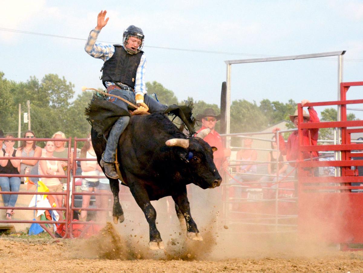 Rodeo draws fans at Jasper County Fair Local News