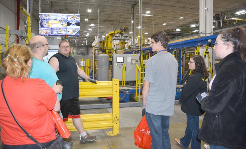 Manufacturing Day brings students and jobs up close | Local News |  effinghamdailynews.com