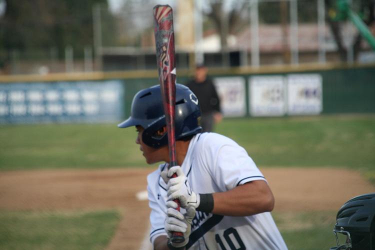 Absence of top players doesn't bother Elk Grove baseball
