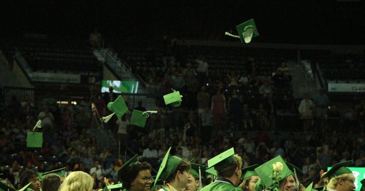 Graduates donning caps and gowns for commencement | News | elkharttruth.com