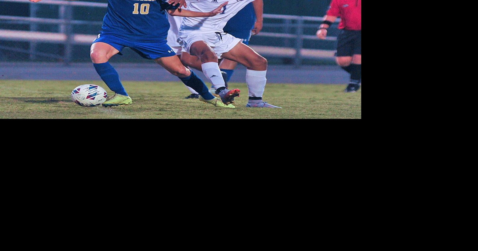 Buckin’ Elks slaughter rule Vikings and Cardinals, remain unbeaten