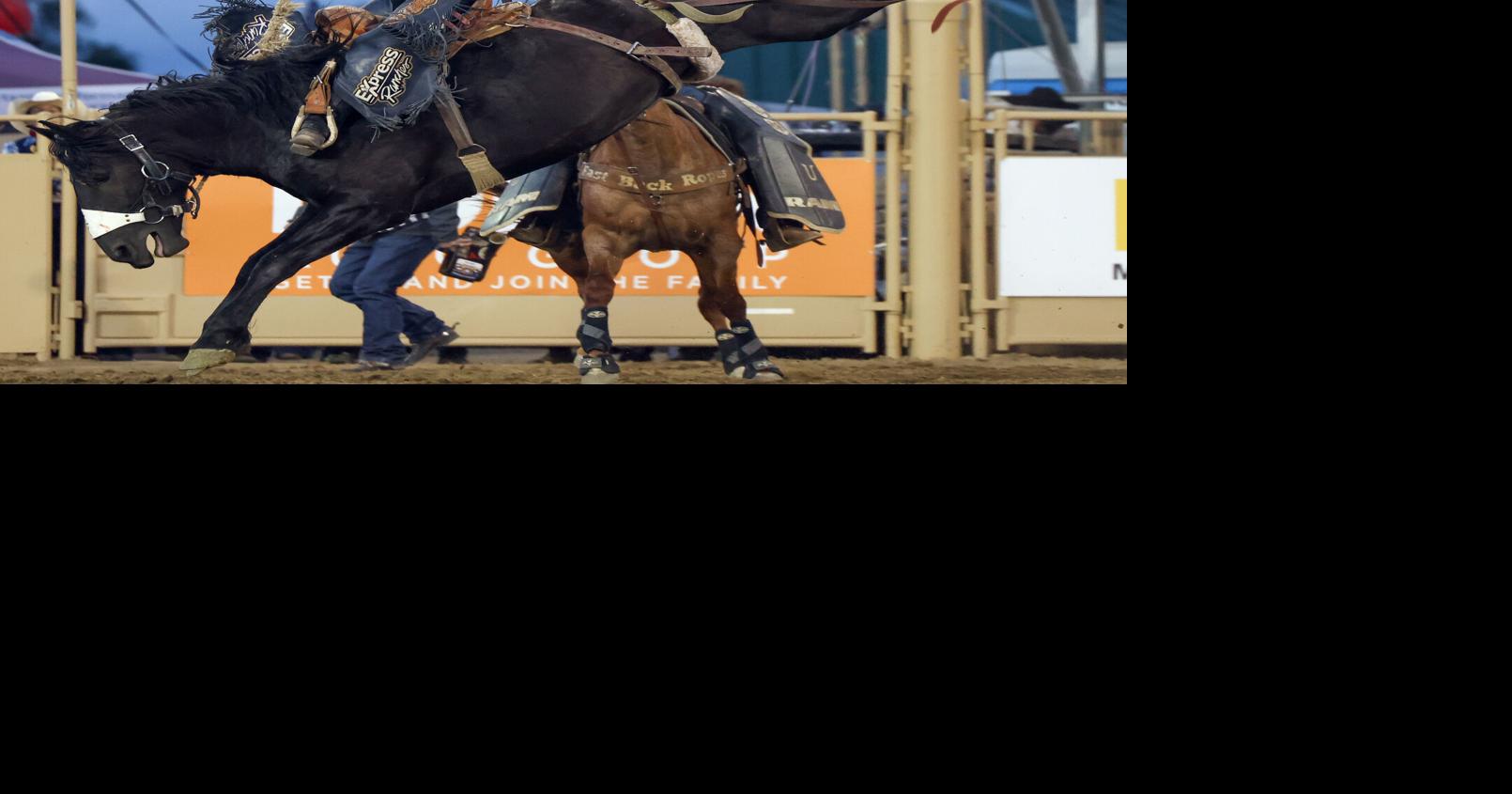 062926-elk-spt-reno-rodeo-saddle-bronc-average-ryder-wright-01.jpg