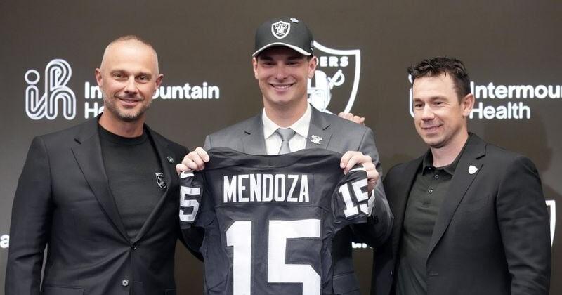 Watch: Raiders top pick QB Fernando Mendoza takes practice field for first time