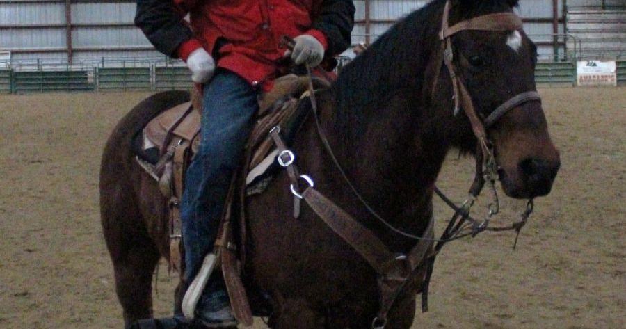 Rodeo great Daniel Green instructs roping school