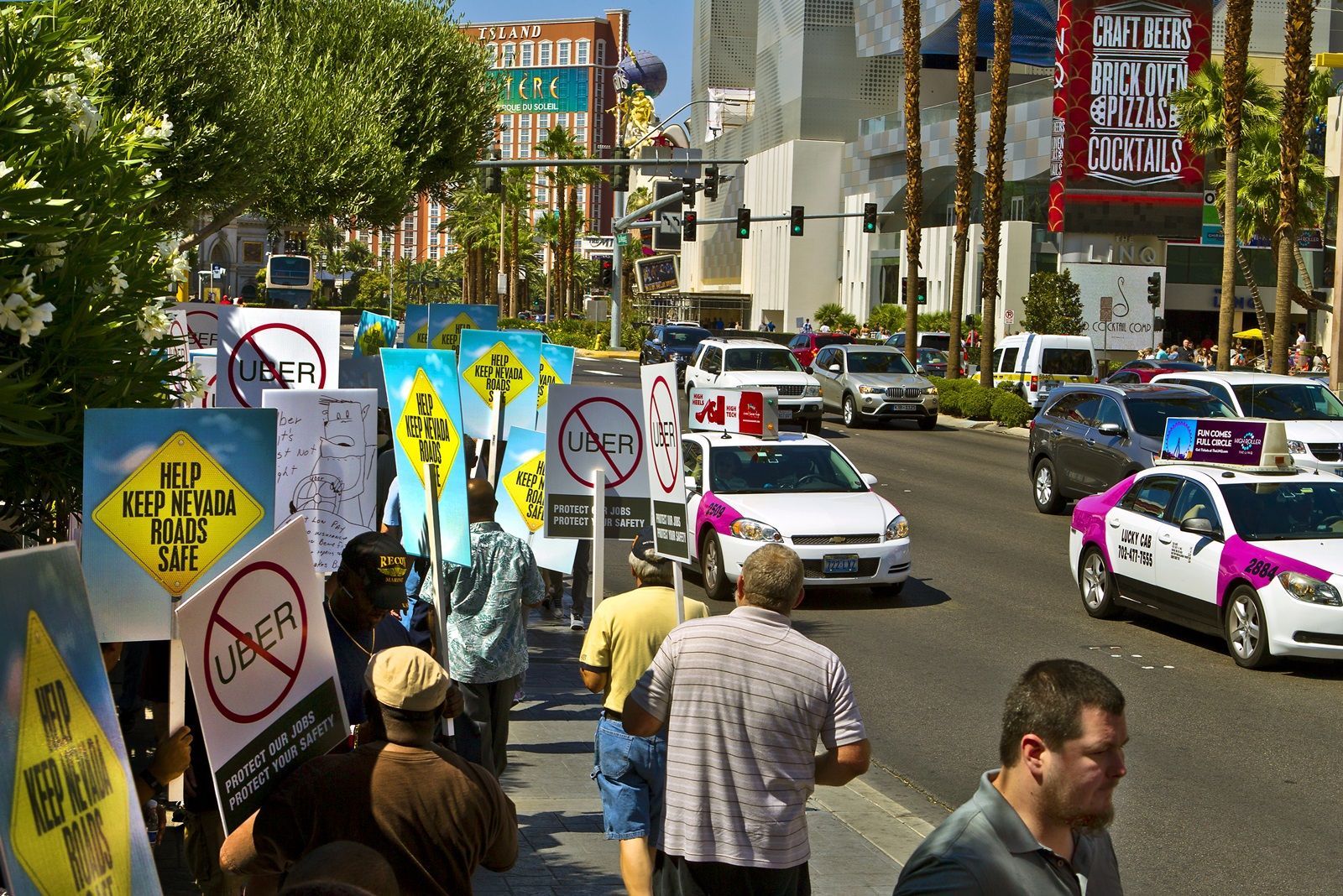 Las Vegas Strip taxis stay parked to protest Uber  State 