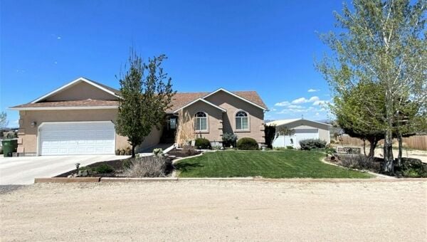 5 Bedroom Home in Spring Creek - $525,000