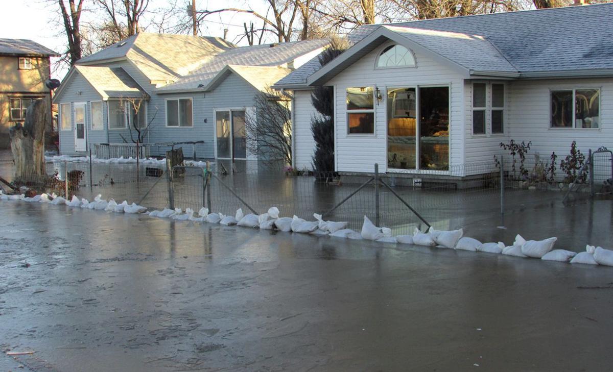 021217-elk-humboldt-flood-ice-06.JPG