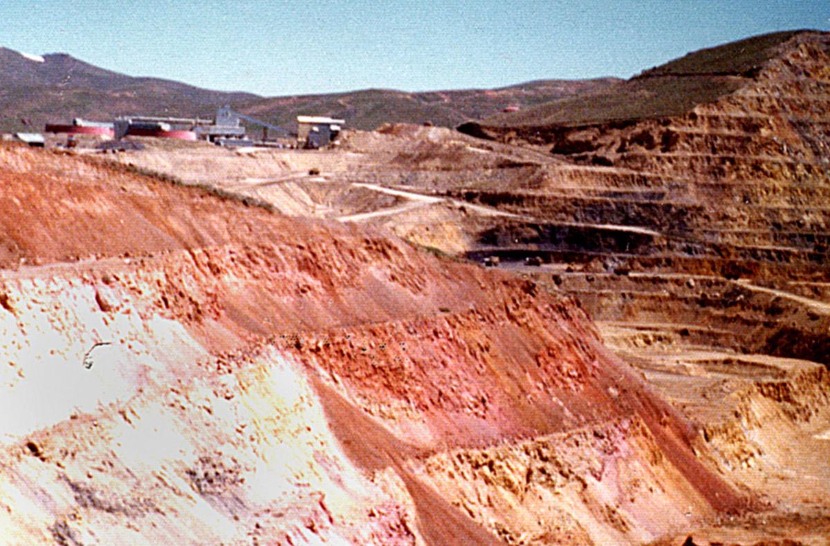 carlin gold mine