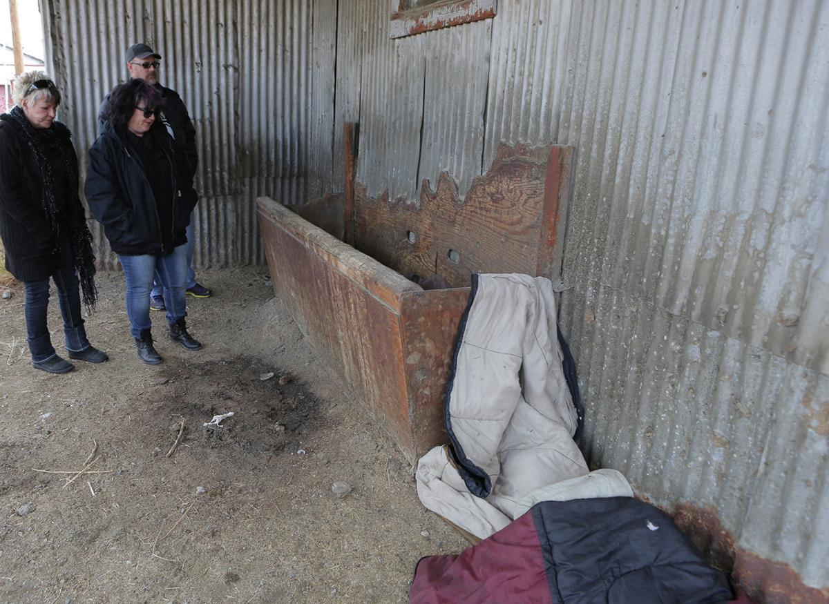 Homeless Man Found Dead In Feed Trough 3151