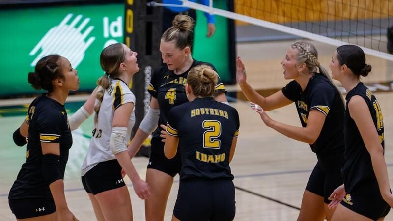 Golden Eagles salvage split on final day of Crystal "Inn"vitational