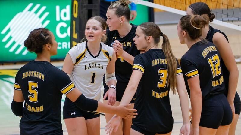 Golden Eagles cap opening weekend with sweep over Western Nebraska