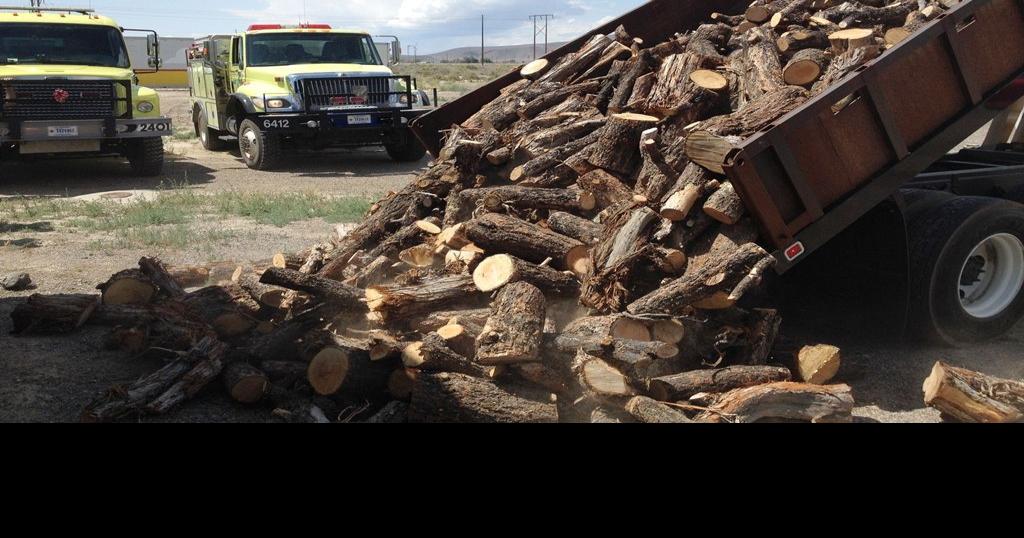 Blm Provides Firewood For Tribes Seniors 0586