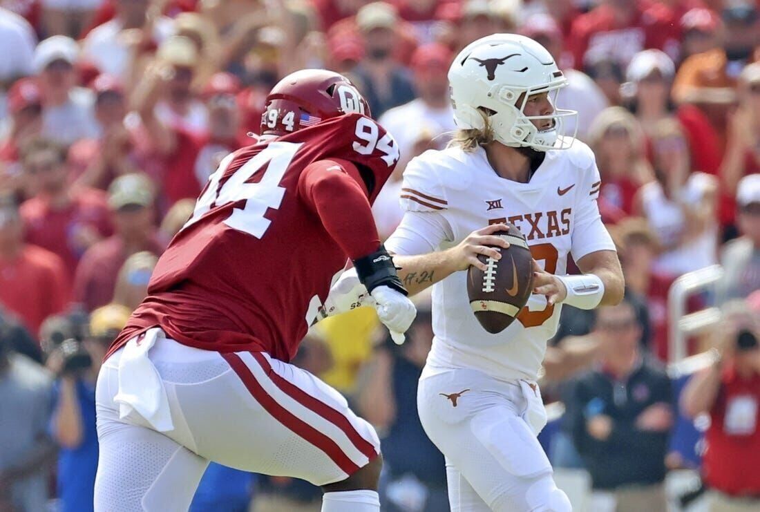 Texas RB Jonathon Brooks honors father's memory with every touchdown for  No. 3 Longhorns