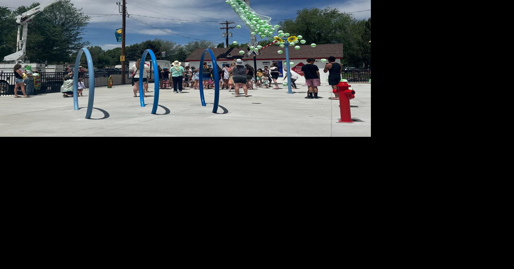 Carlin splash pad celebrates grand opening