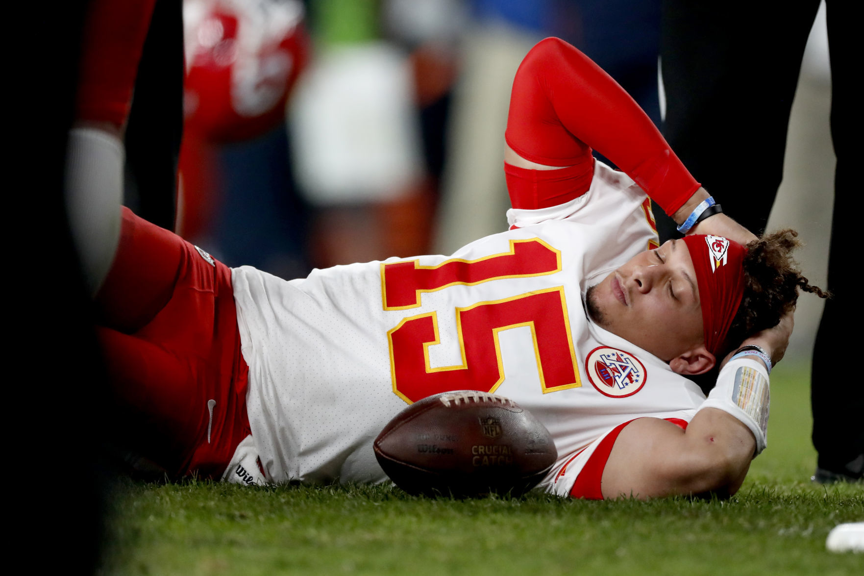 Patrick Mahomes Hurts Knee In Chiefs' Win Over Broncos