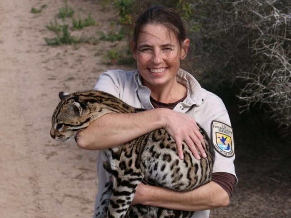 Curves to Kill: Leopard Lydia