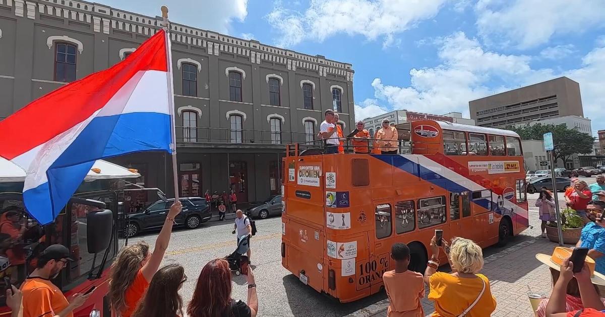 Galveston welcomes the Dutch Orange doubledecker bus as it travels to ...